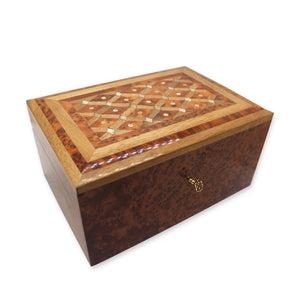 Engraved Thuya Wood Jewelry Box Inlaid With Mother Of Pearl - Moroccan Interior