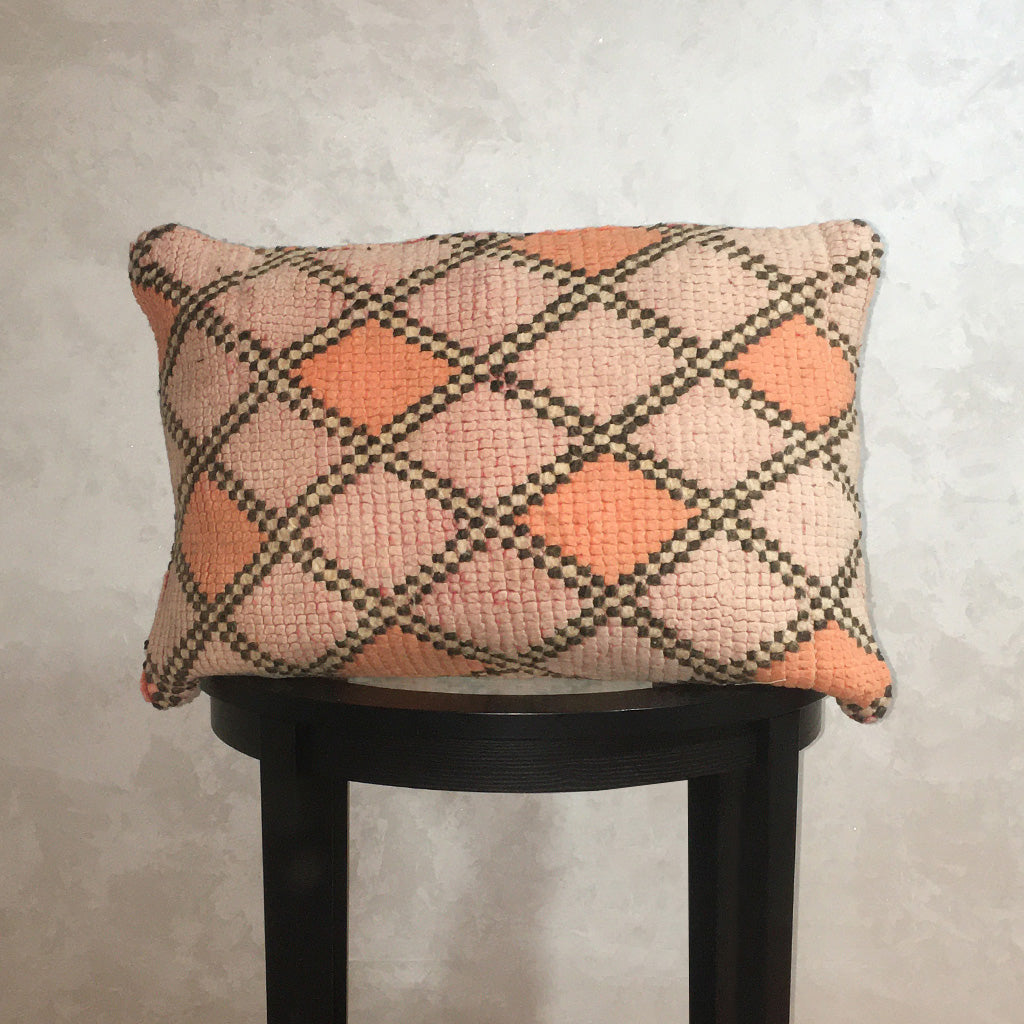 Vintage Moroccan Wool Pillow, Berber Wool Cushion Cover Diamond Pattern Pale Orange 15"x22" - Moroccan Interior