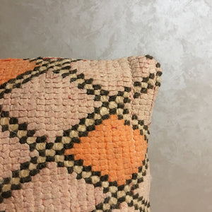 Vintage Moroccan Wool Pillow, Berber Wool Cushion Cover Diamond Pattern Pale Orange 15"x22" - Moroccan Interior